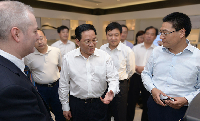 20130607 浙江省长李强视察星空娱乐集团(20221025) 官网使用.jpg